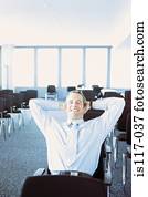 homem negócios, em, corredor conferência