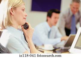 executiva, ligado, telefone, em, escritório