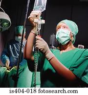 enfermeira, monitorando, fluidos