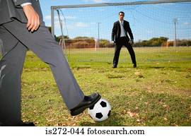 homem negócios, levando, um, penalidade