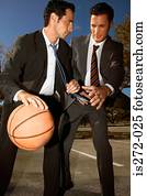 homens negócios, basquetebol jogo