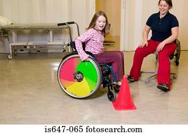 menina, aprendizagem, para, uso, cadeira rodas