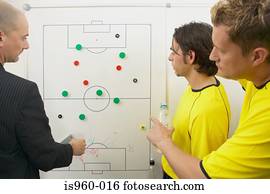 treinador, e, jogadores futebol, discuta, estratégia
