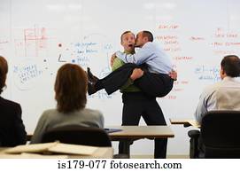 homem negócios, em, a, braços, de, seu, saliência