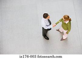 colegas, apertar mão