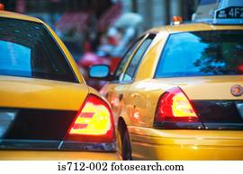 Yellow taxi cabs in new york