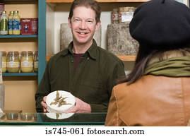 Cheesemonger, servindo, um, cliente