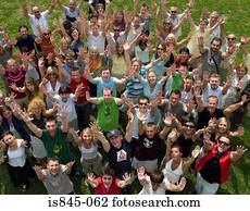 pessoas num, torcida, com, braços levantaram