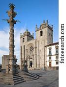 Da Sé Cathedral and Manuelin Pelourinho, pillory, Barredo district, Porto, Unesco World Heritage Site, Portugal, Europe