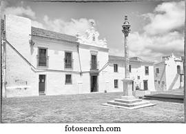 Monsaraz pillory, Largo Dom Nuno Alvares Pereira, Alentejo, Portugal, Europe