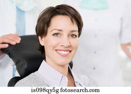 mujer, en, dentistas, oficina