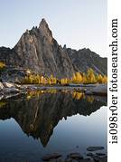 Prusik peak and enchantment lakes