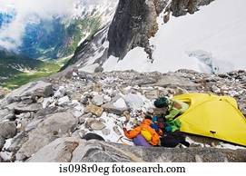 um, escalador feminino, acampamento, ligado, geleira