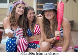 retrato, de, três, mulheres jovens, desgastar, bandeira americana, traje, celebrando, dia independência, eua