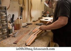 guitarra, fabricante, em, oficina, fabricando, guitarra