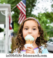 retrato menina, comer, cone creme gelo, ligado, dia independência