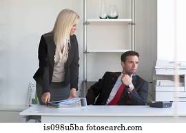 homem negócios, com, empregado