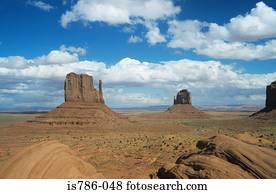 The mittens in monument valley