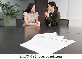 gerente banco, ajudando, cliente