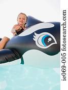 menina, ligado, baleia inflável