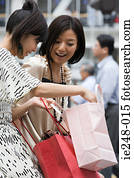 um, mulher, mostrando, dela, amigo, dela, shopping