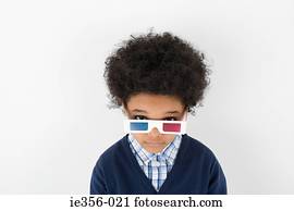 menino, desgastar, vidros 3d