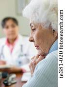 um, preocupado, mulher, em, a, doutores