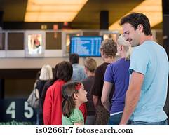 a, vater tochter, warten, in, a, warteschlange, an, dass, kino a, vater tochter, warten, in, a, warteschlange, an, dass, kino
