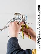 um, eletricista, corte, fios