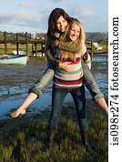 menina, dar, piggyback, para, amigo