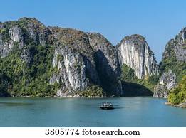 Vietnam, Ha Long Bay, (UNESCO World Heritage)