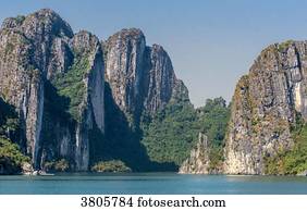 Vietnam, Ha Long Bay, (UNESCO World Heritage)