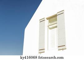 Giebel Fenster Fotos | 1000+ Giebel Fenster Bilder | Fotosearch