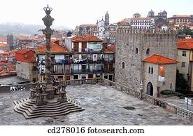Pillory in the S? Cathedral Square, Porto. Portugal