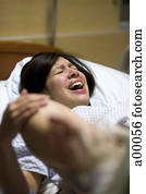 close-up, de, um, mulher jovem, dar, nascimento