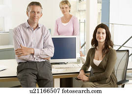 kleine gruppe, von, büroangestellte, porträt