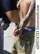 policia, prendendo, homem jovem