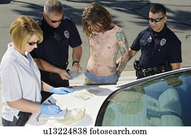 policia, prendendo, homem jovem