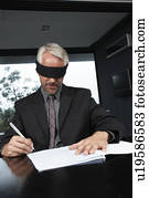 homem cego, assinando, um, contrato