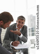 negociar, um, contrato