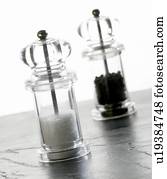 Salt and pepper mills