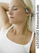 mulher, escutar música