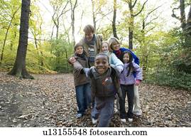 pais, e, crianças, em, um, madeira