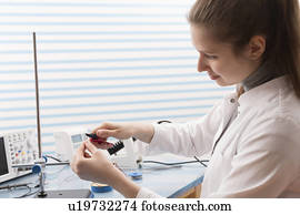 técnico, soldering, fios, em, laboratório