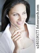 mãos libertam, fones ouvido