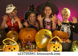 partido halloween, com, crianças, desgastar, fantasia, trajes