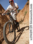 Mountainbiker, em, desfiladeiro
