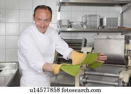 cozinheiro, apresentando, macarronada