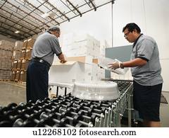 trabalhadores armazém, montagem, mercadoria