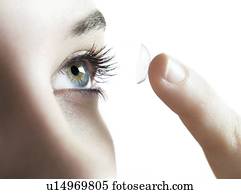 lente contato, use., mulher, pondo dentro, um, contato, lens.